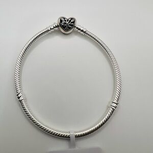 Pandora Moments Family Tree Heart Clasp Snake Chain Bracelet.